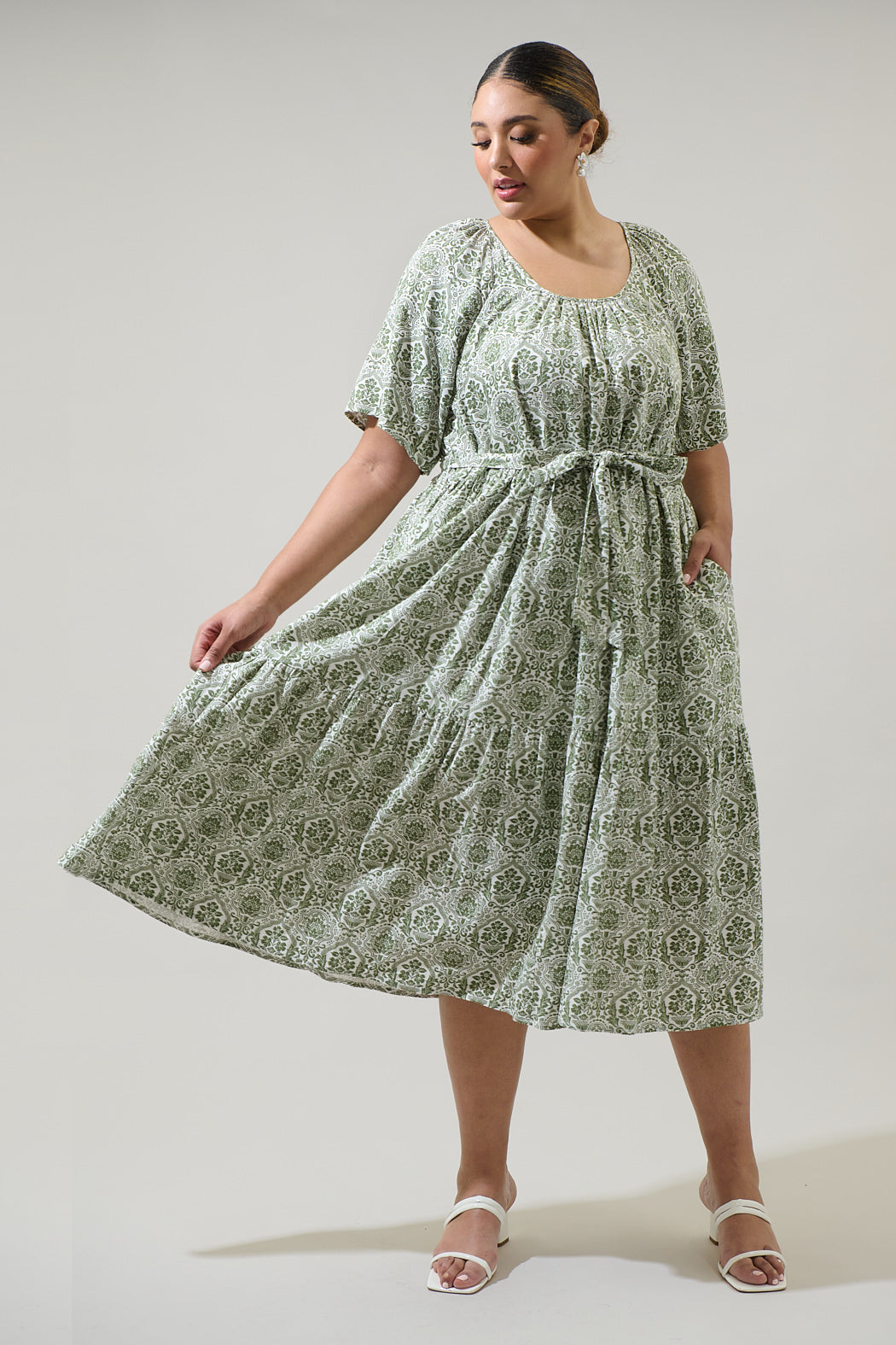 Estrada Floral Haven Tiered Midi Dress Curve