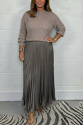 Esmé - Maxi dress with sweater and pleated skirt