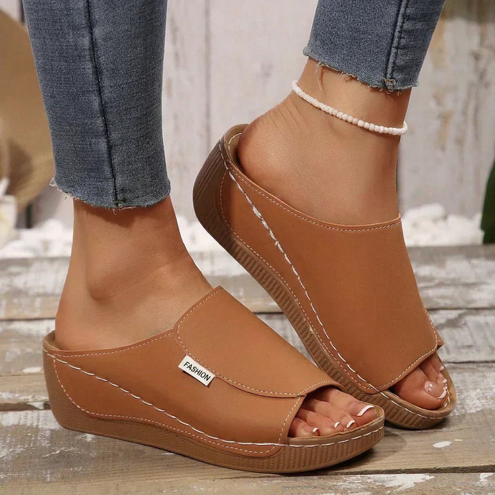 Romaine | Slip-On Sandals