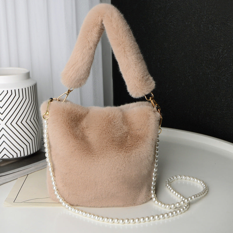 Fluffy plush bucket bag with pearl chain